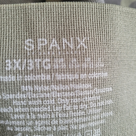 SPANX SEAMLESS LEGGINGS camo - Picture 2 of 3